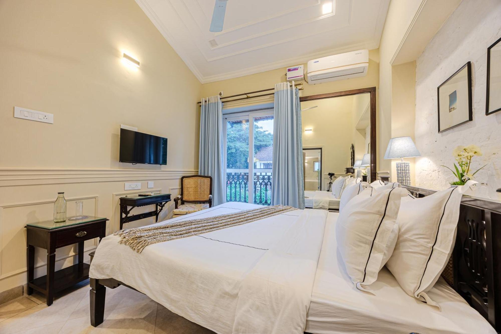 Elivaas 4 Bhk Villa Near Beach With Private Pool & Bar - Casa Boa Vida Кандолім Екстер'єр фото