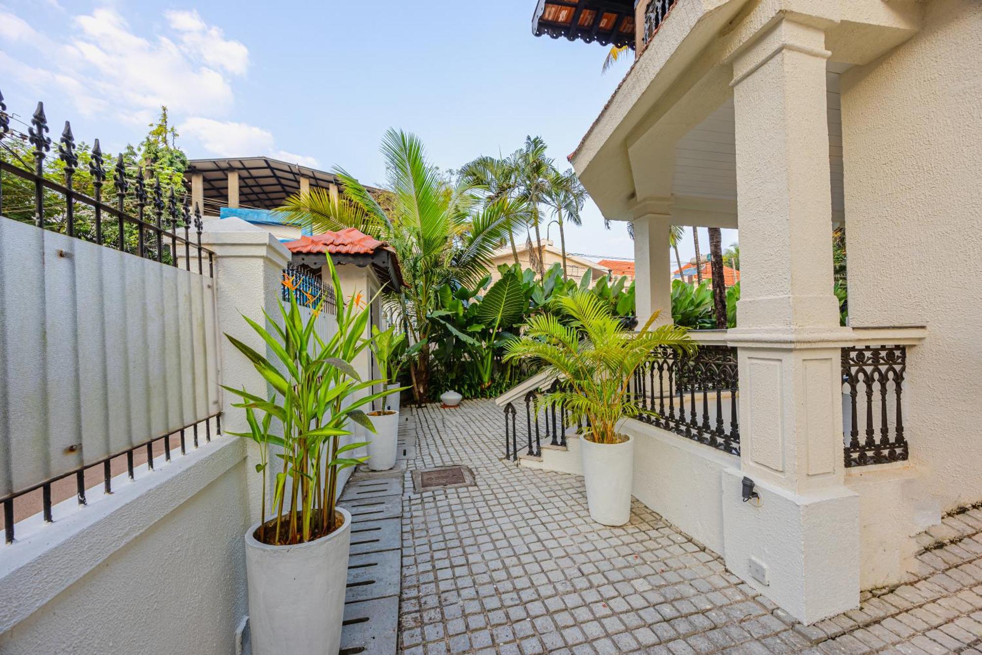 Elivaas 4 Bhk Villa Near Beach With Private Pool & Bar - Casa Boa Vida Кандолім Екстер'єр фото